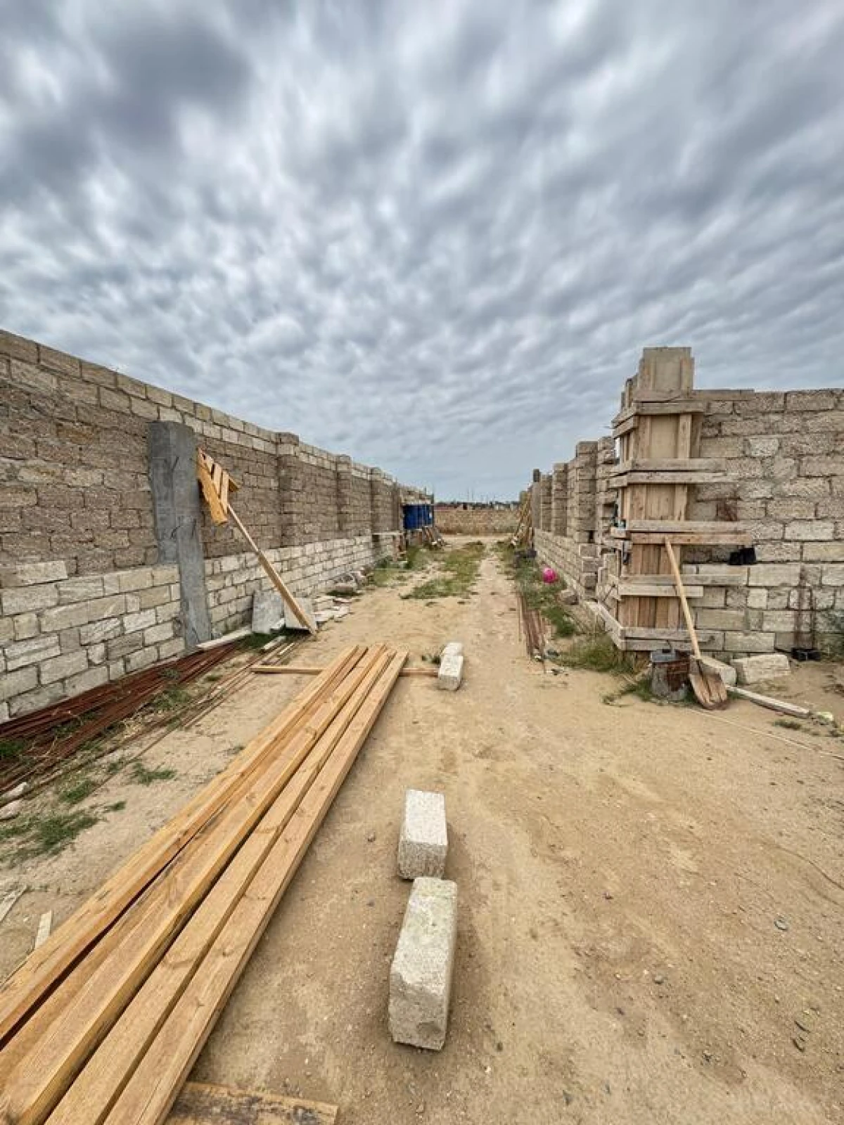 Satılır 5 otaqlı həyət evi 230 m²