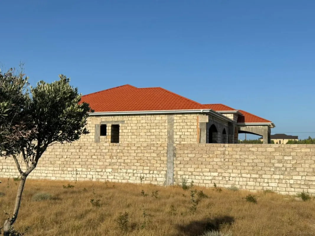 Satılır 5 otaqlı həyət evi 230 m²