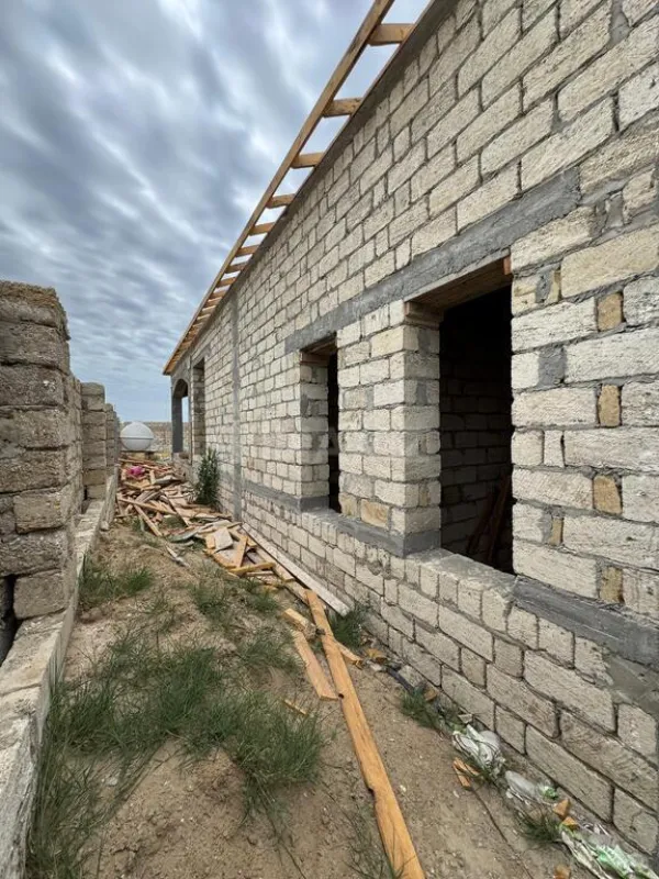 Satılır 5 otaqlı həyət evi 230 m²