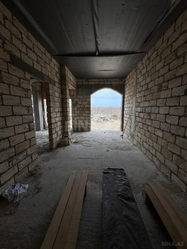 Satılır 5 otaqlı həyət evi 230 m²