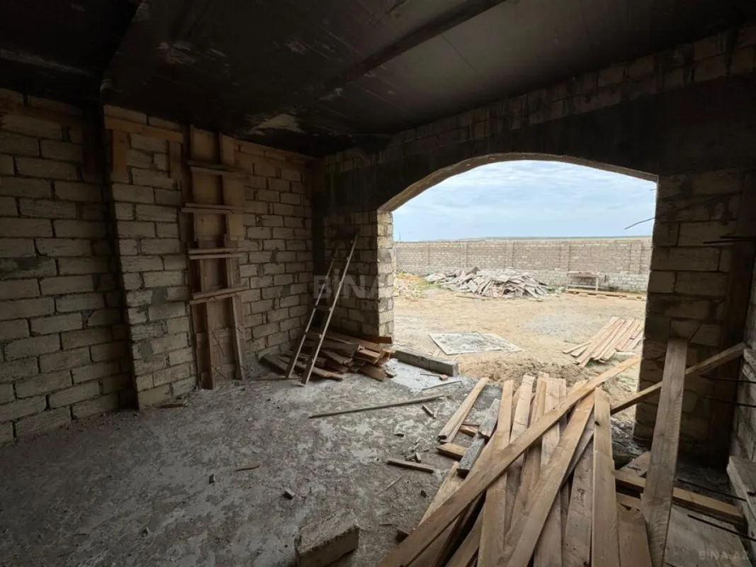 Satılır 5 otaqlı həyət evi 230 m²