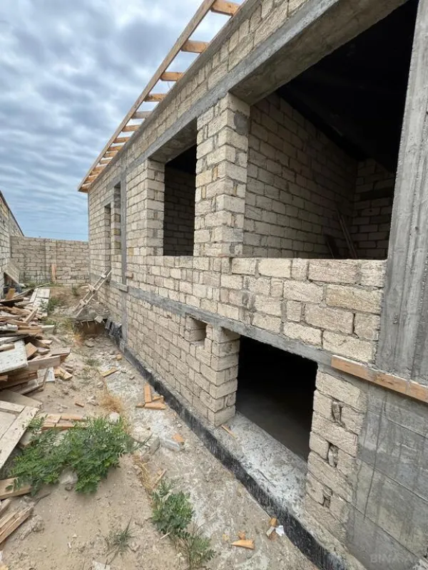 Satılır 5 otaqlı həyət evi 230 m²