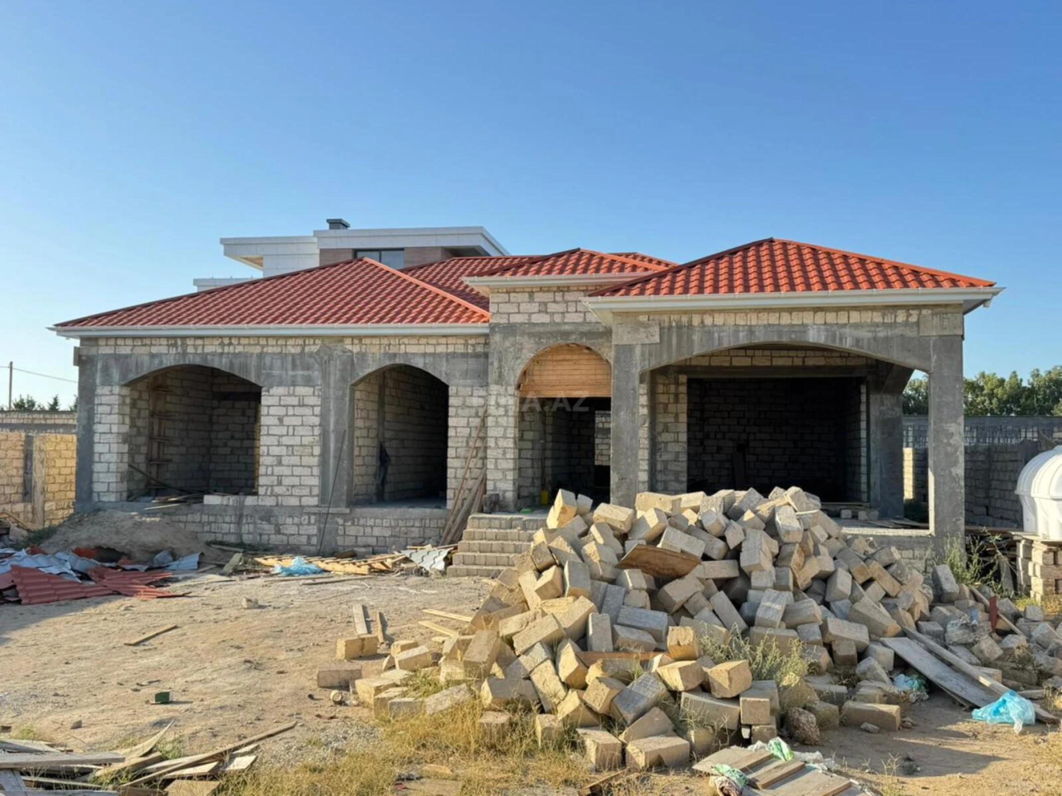 Satılır 5 otaqlı həyət evi 230 m²