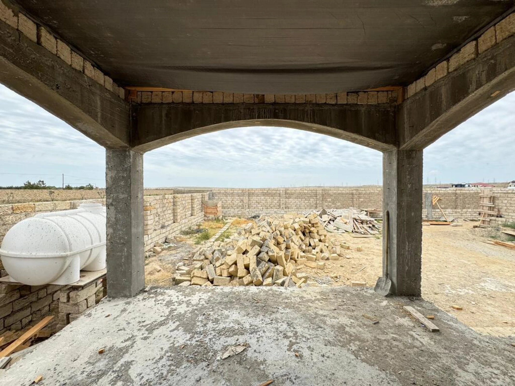 Satılır 5 otaqlı həyət evi 230 m²