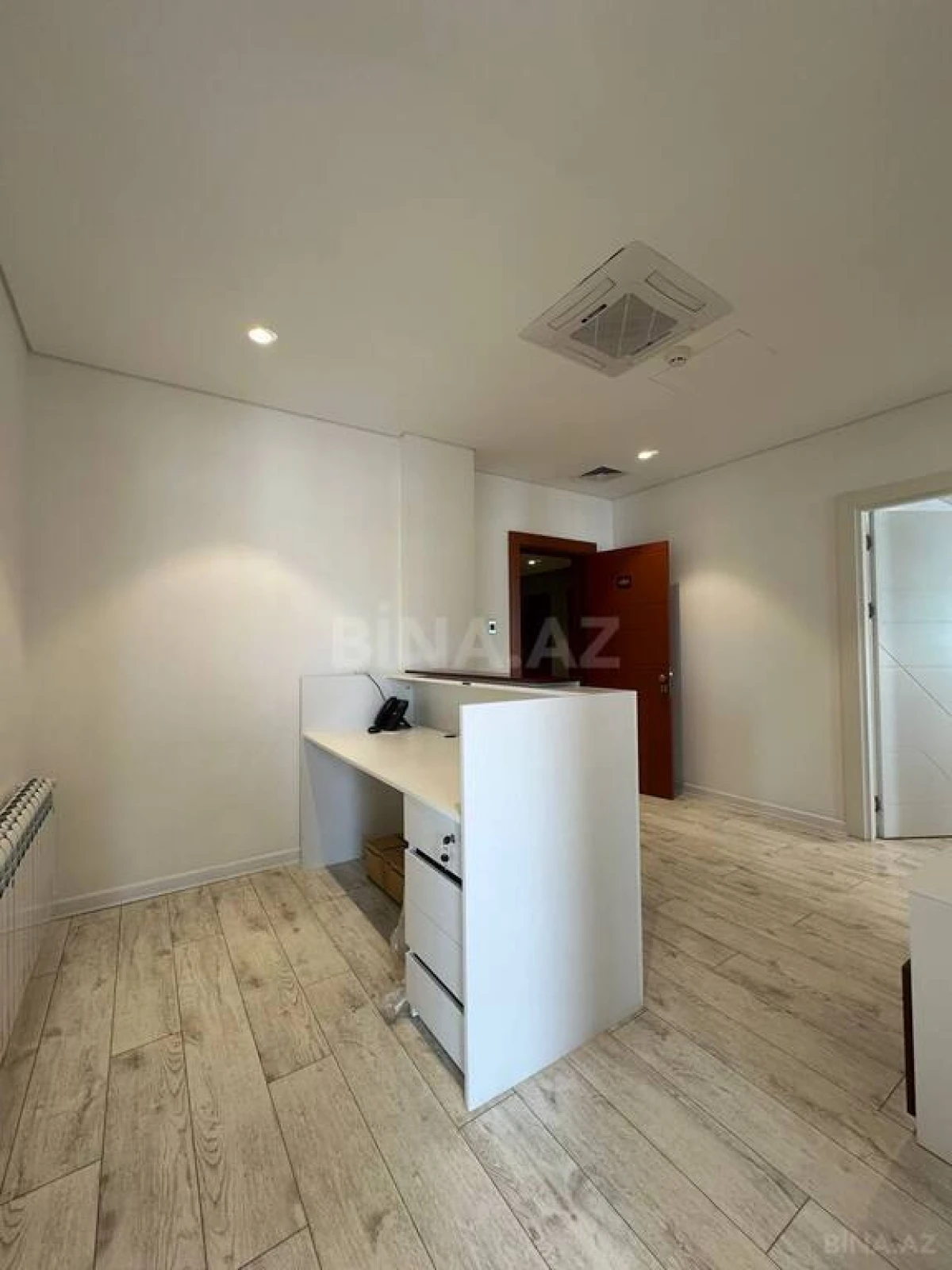 Kirayə verilir 3 otaqlı ofis 85 m²