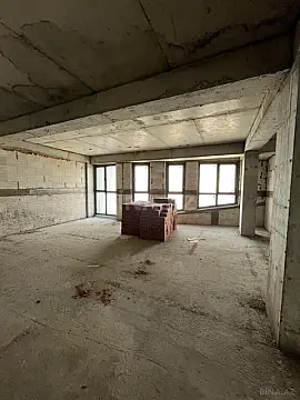 Satılır 5 otaqlı mənzil 259 m²