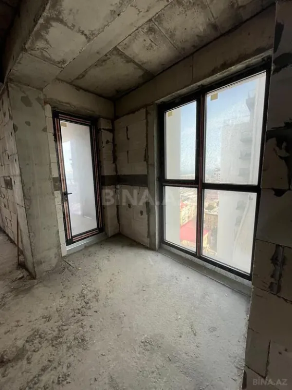 Satılır 5 otaqlı mənzil 259 m²