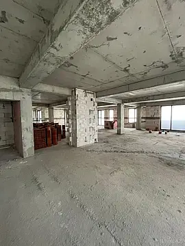 Satılır 5 otaqlı mənzil 259 m²