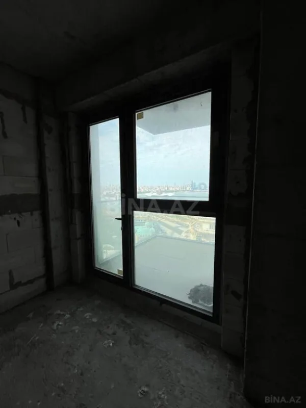 Satılır 5 otaqlı mənzil 259 m²