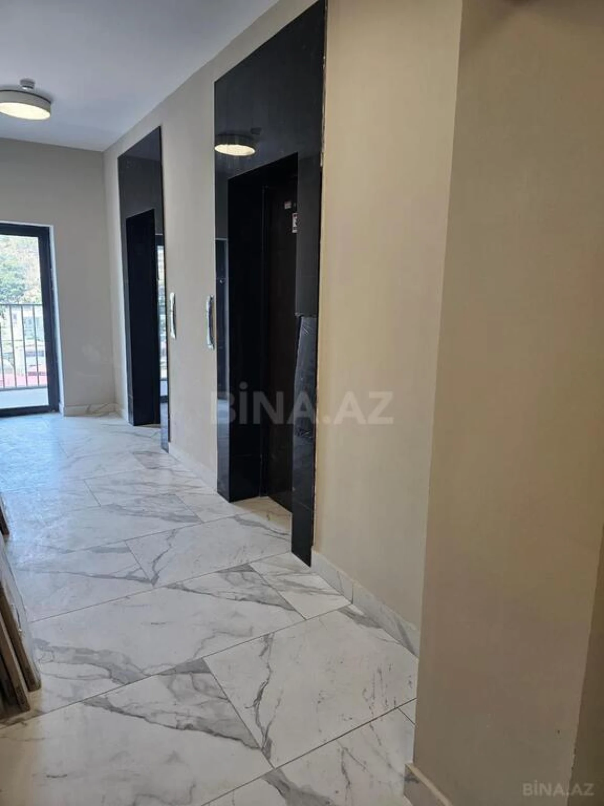 Satılır 5 otaqlı mənzil 259 m²