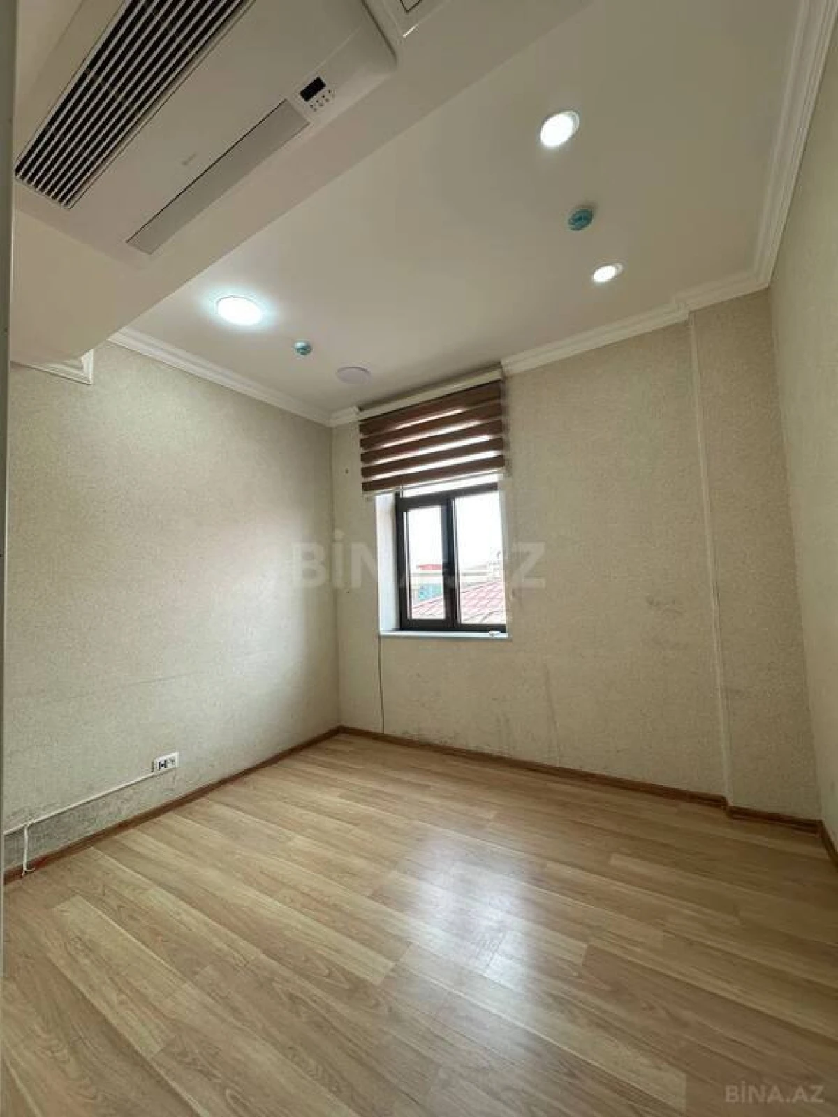 Kirayə verilir 4 otaqlı ofis 130 m²