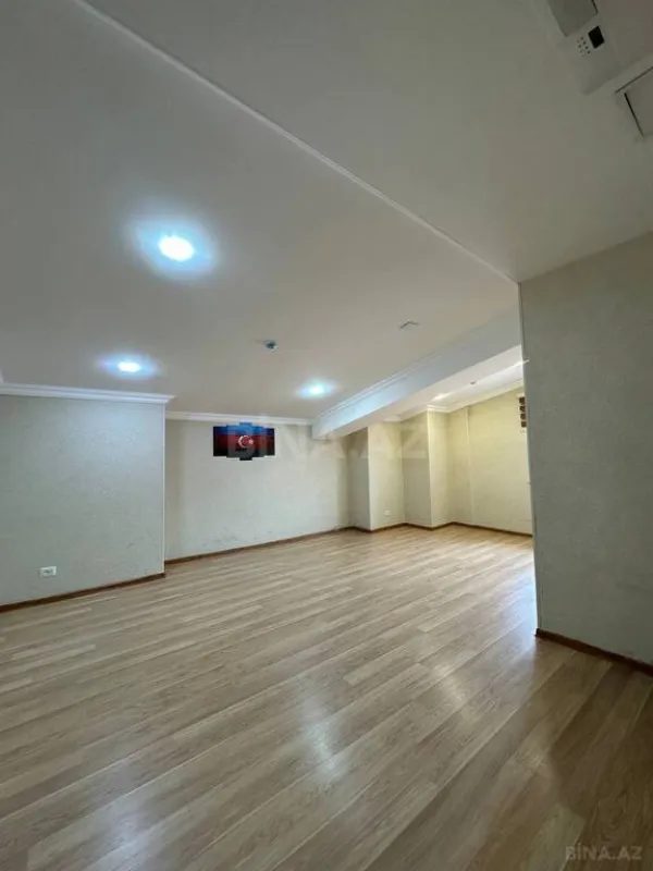 Kirayə verilir 4 otaqlı ofis 130 m²