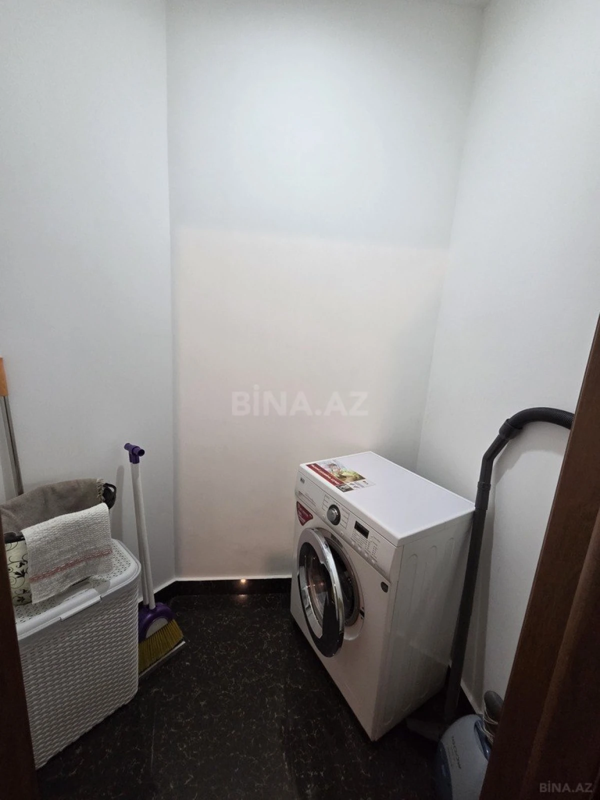 Satılır 3 otaqlı mənzil 160 m²