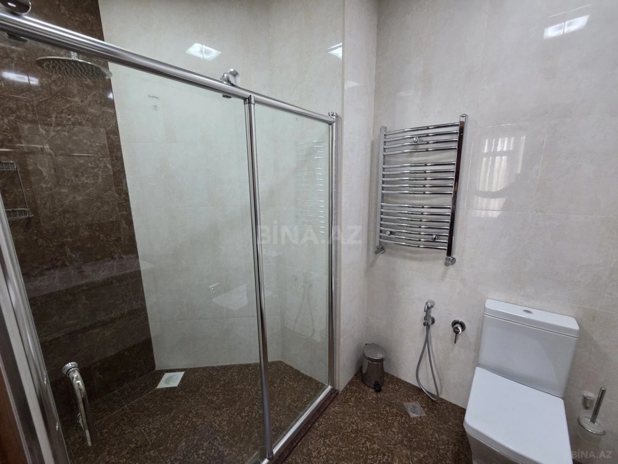 Satılır 3 otaqlı mənzil 160 m²