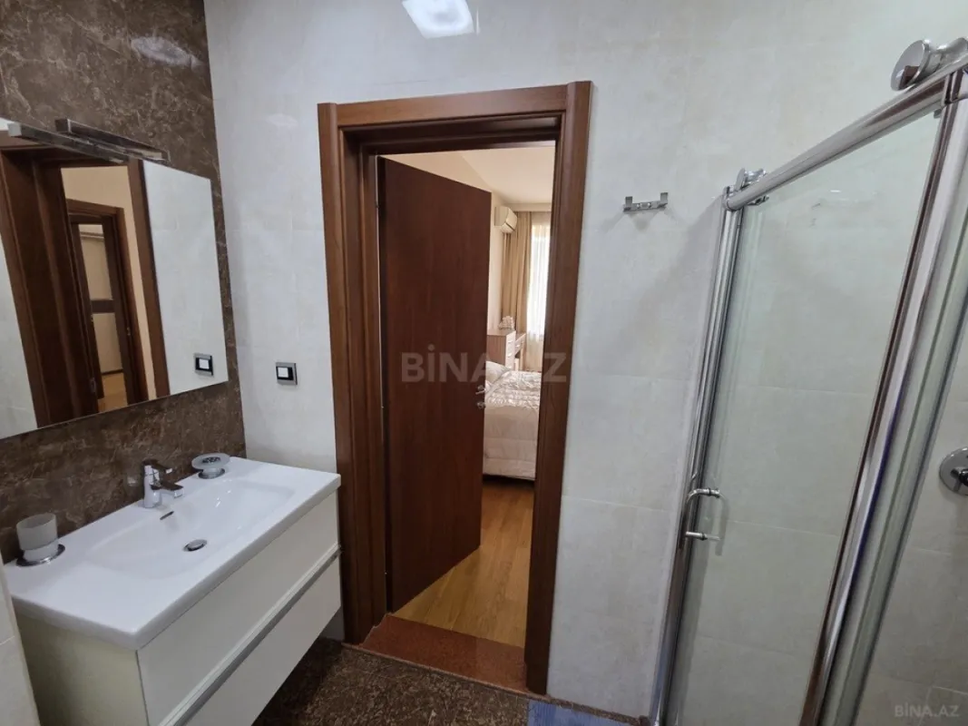 Satılır 3 otaqlı mənzil 160 m²