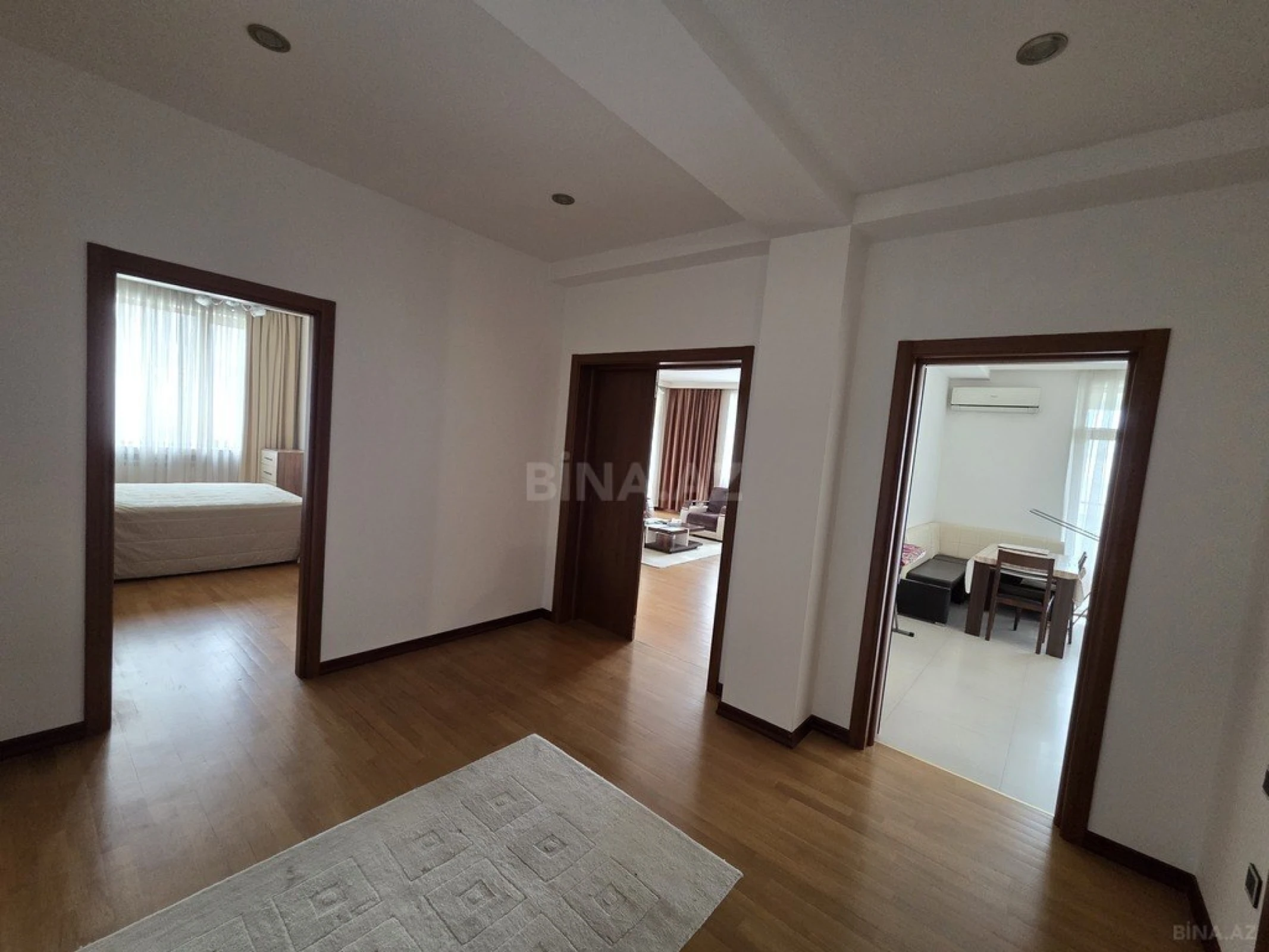 Satılır 3 otaqlı mənzil 160 m²