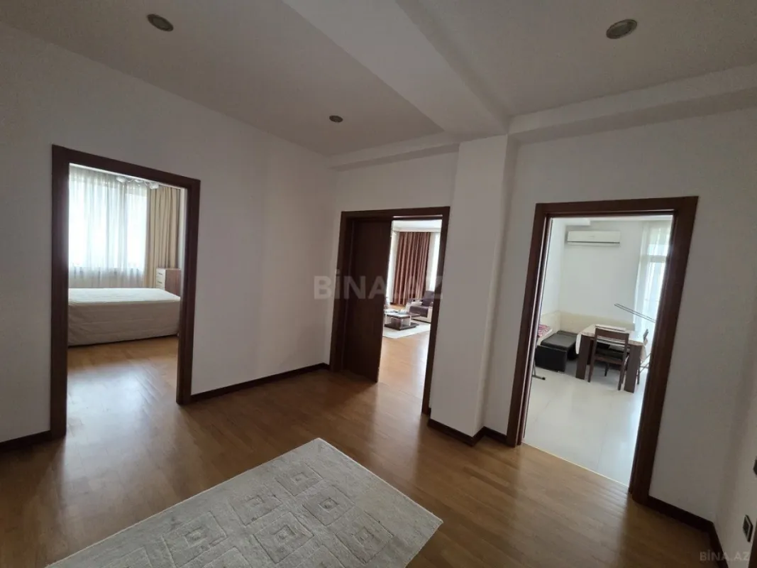 Satılır 3 otaqlı mənzil 160 m²