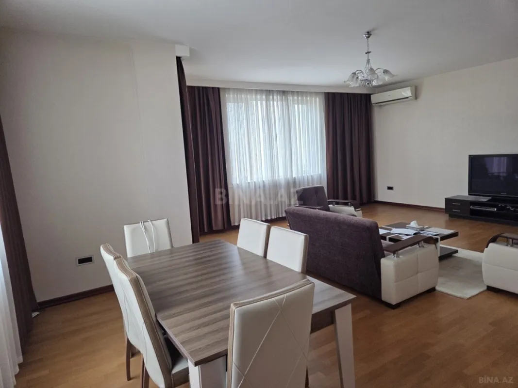 Satılır 3 otaqlı mənzil 160 m²