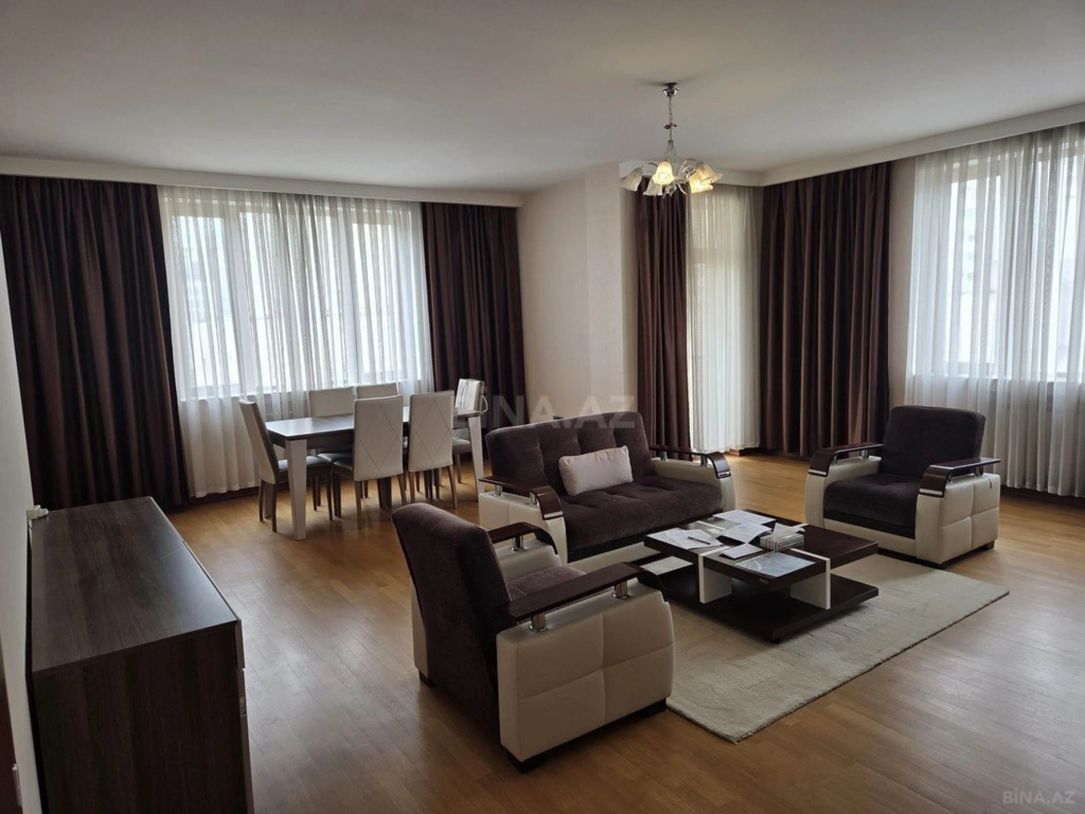Satılır 3 otaqlı mənzil 160 m²