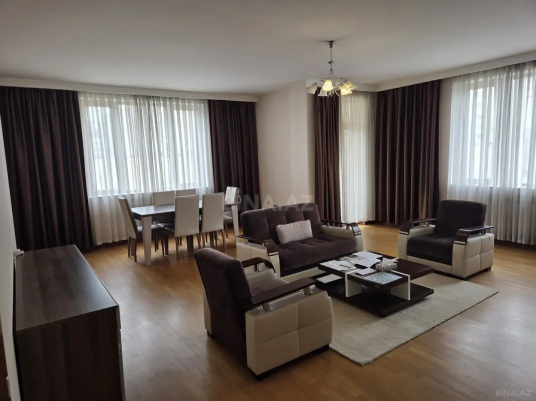 Satılır 3 otaqlı mənzil 160 m²