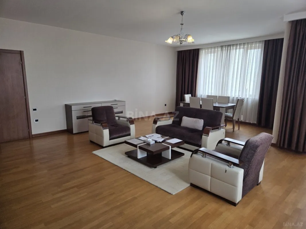 Satılır 3 otaqlı mənzil 160 m²