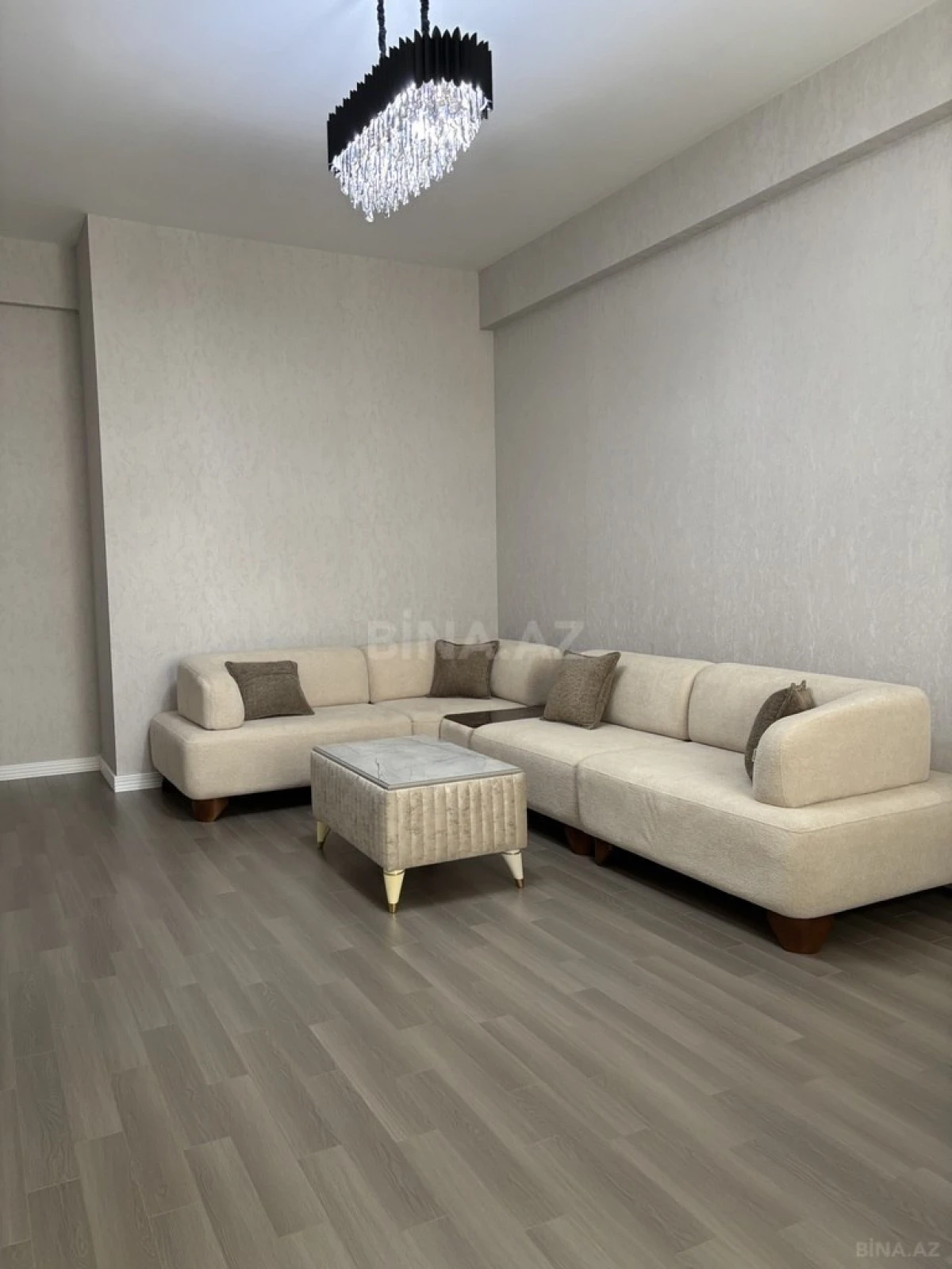 Satılır 2 otaqlı mənzil 68 m²