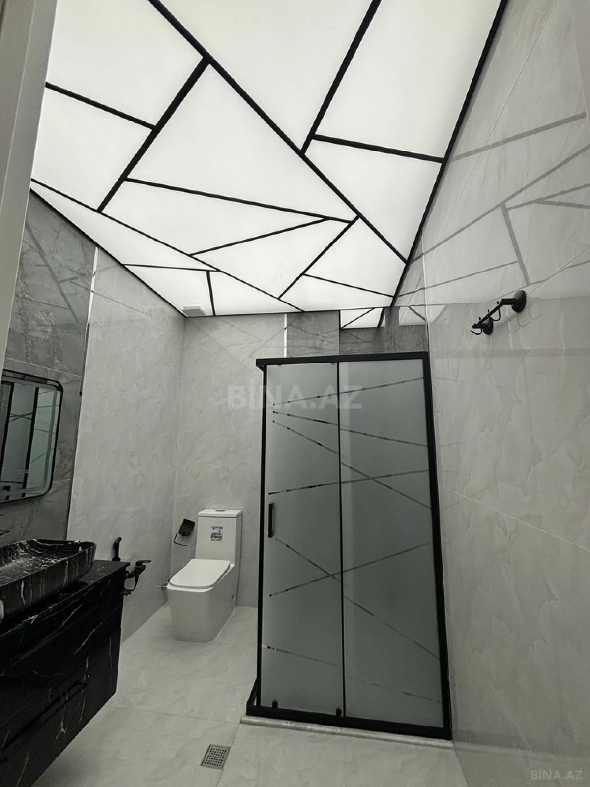 Satılır 2 otaqlı mənzil 68 m²