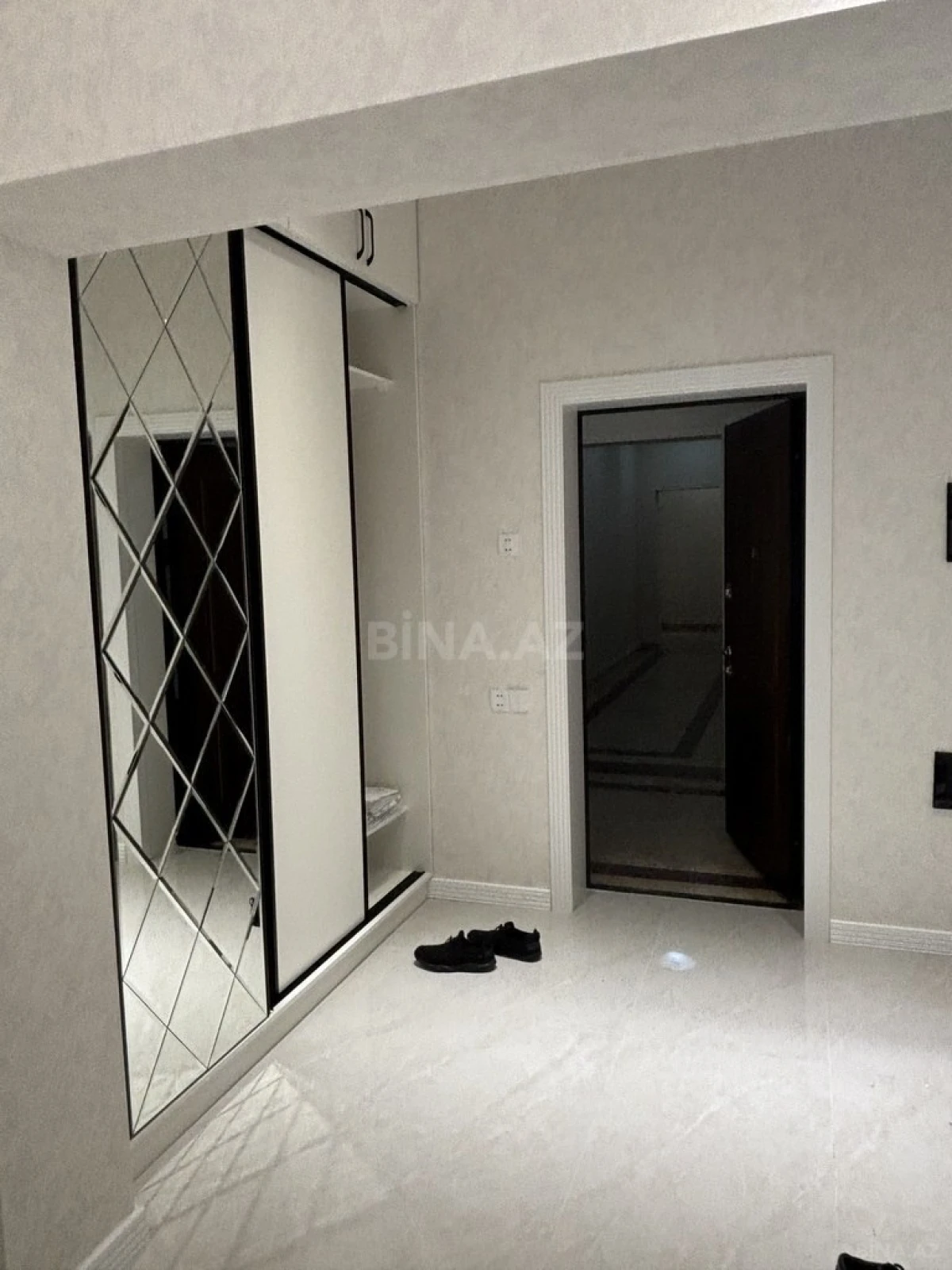 Satılır 2 otaqlı mənzil 68 m²