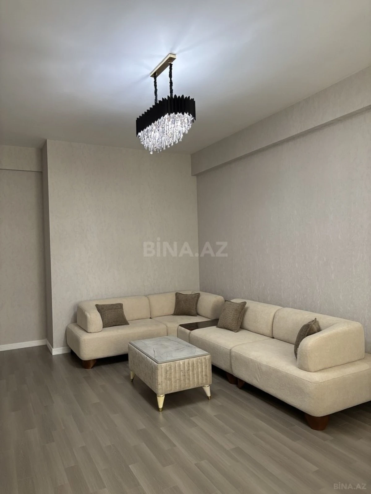 Satılır 2 otaqlı mənzil 68 m²