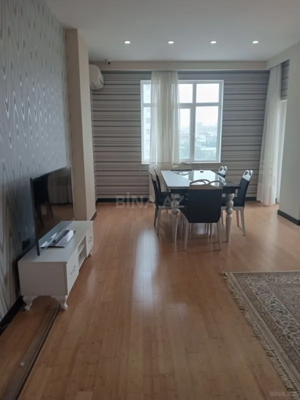 Satılır 3 otaqlı mənzil 140 m²