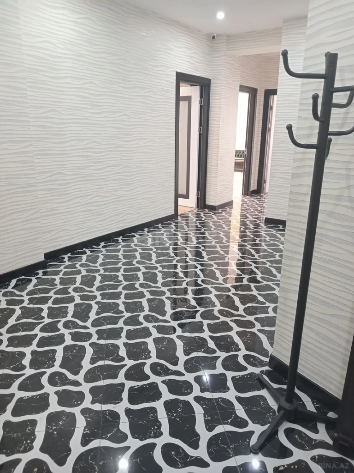 Satılır 3 otaqlı mənzil 140 m²