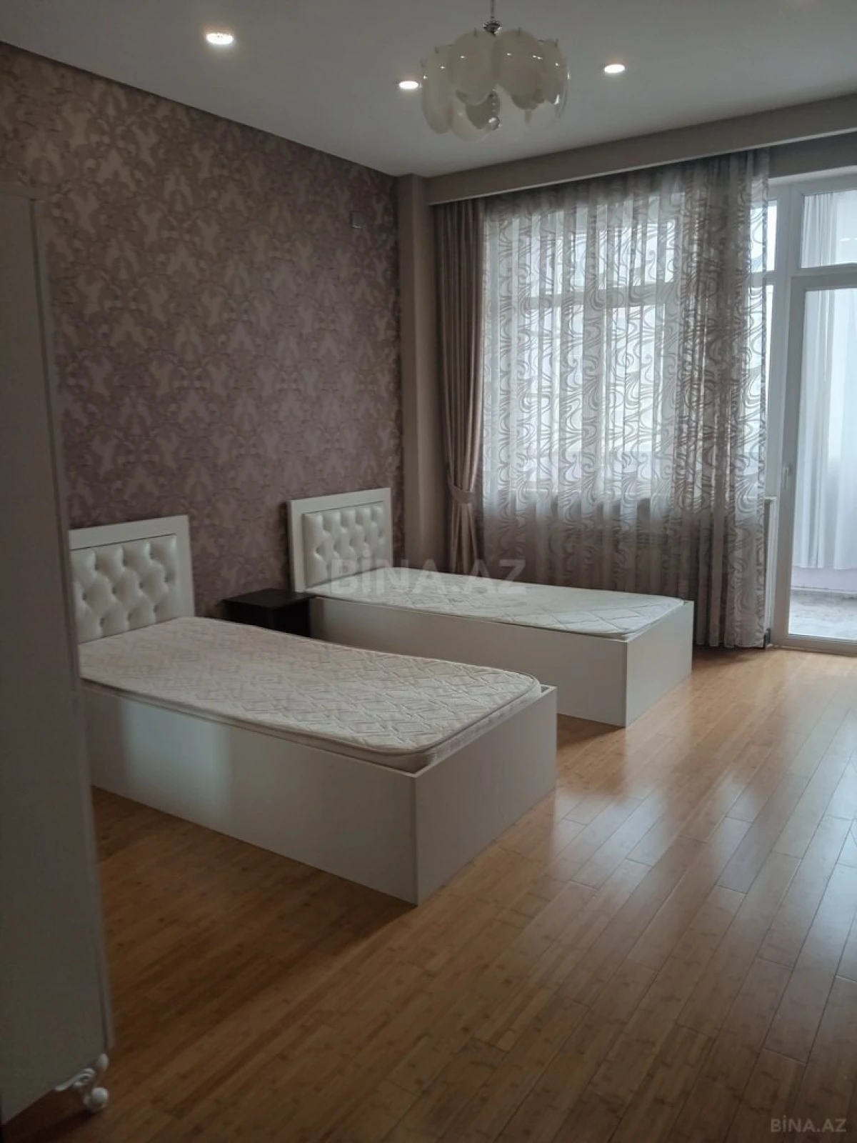 Satılır 3 otaqlı mənzil 140 m²