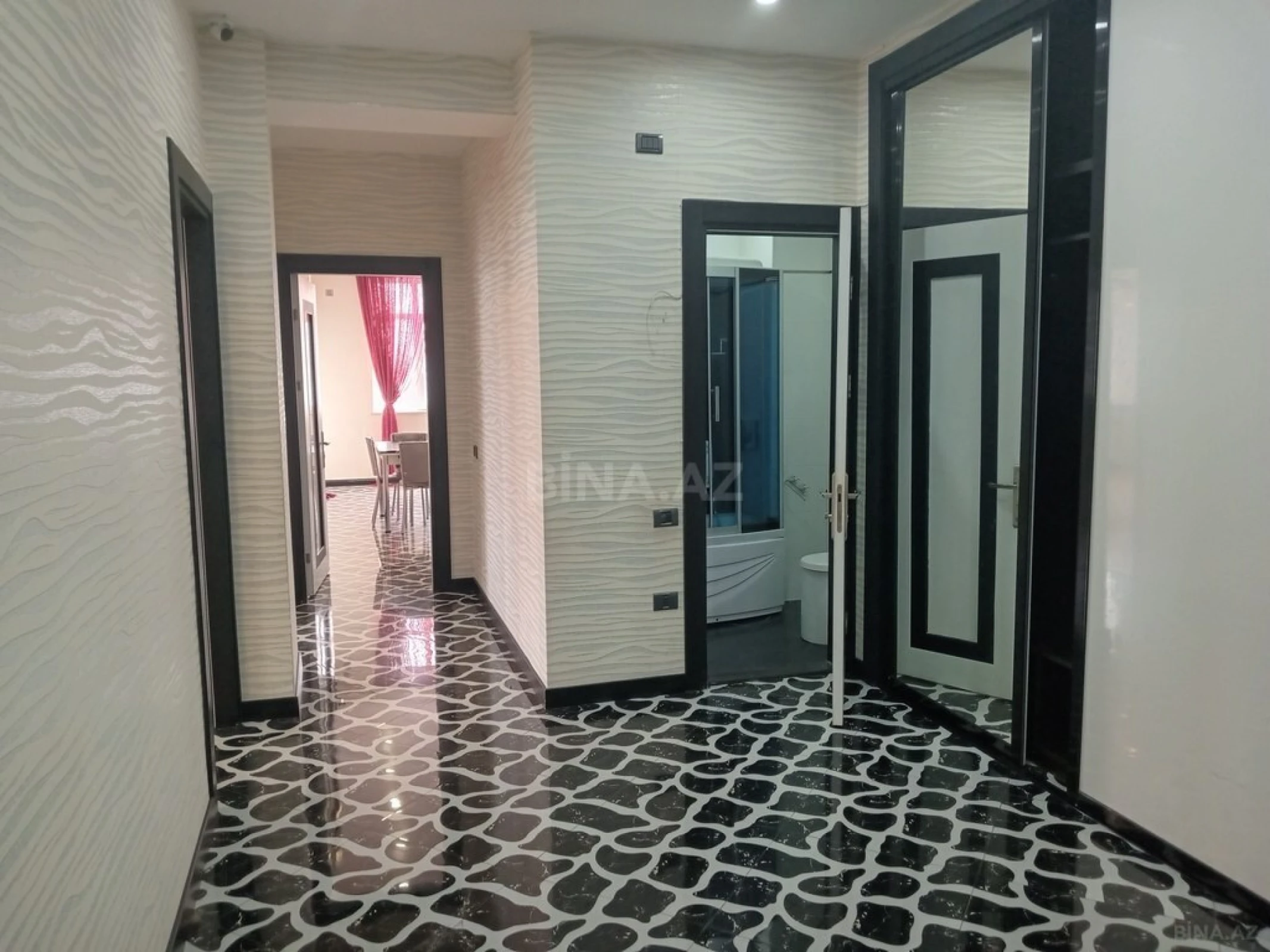Satılır 3 otaqlı mənzil 140 m²