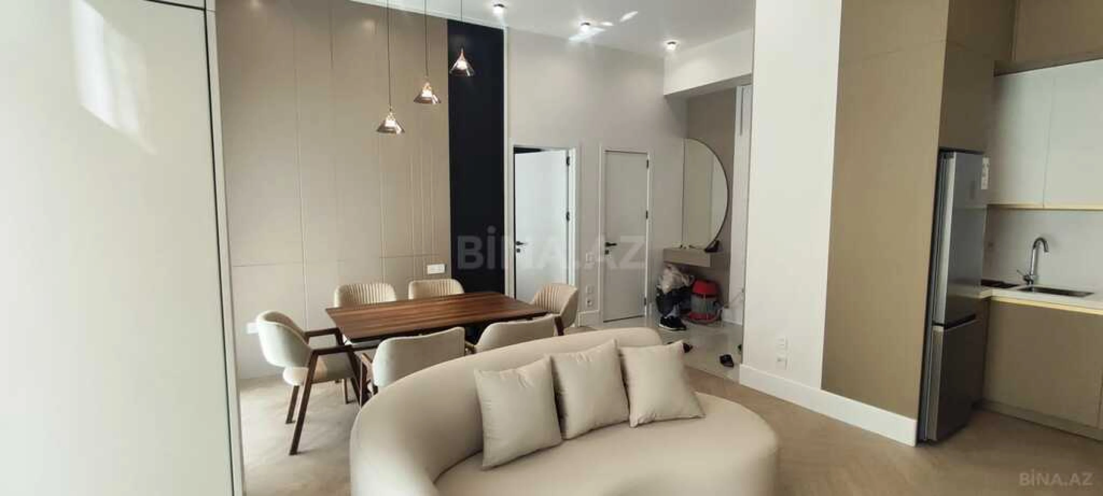 Kirayə verilir 2 otaqlı mənzil 71 m²