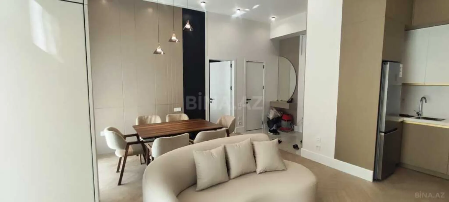 Kirayə verilir 2 otaqlı mənzil 71 m²