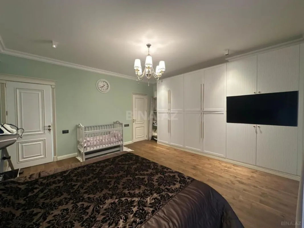 Satılır 4 otaqlı mənzil 155 m²