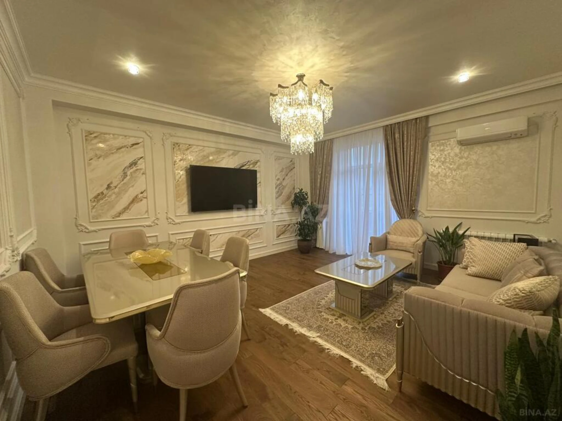 Satılır 4 otaqlı mənzil 155 m²