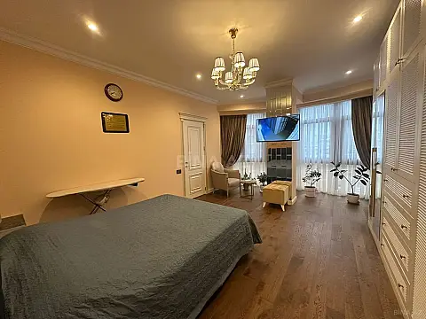 Satılır 4 otaqlı mənzil 155 m²