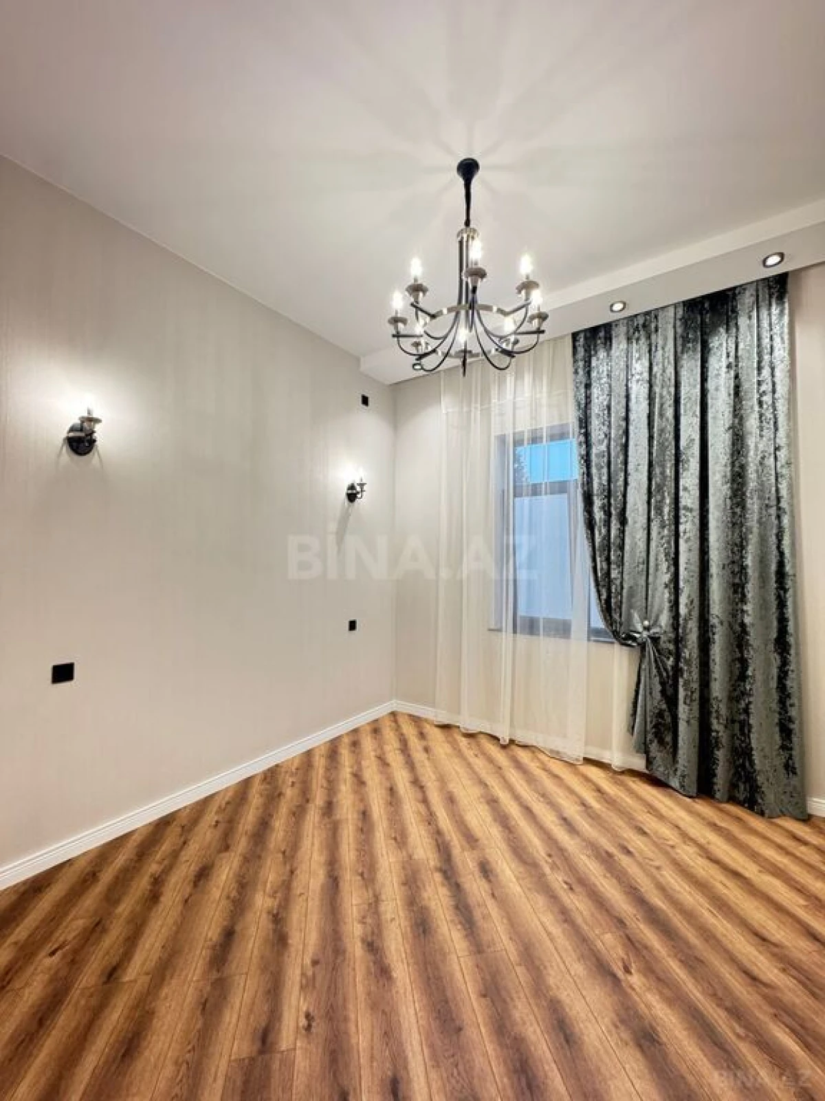 Satılır 4 otaqlı həyət evi 160 m²