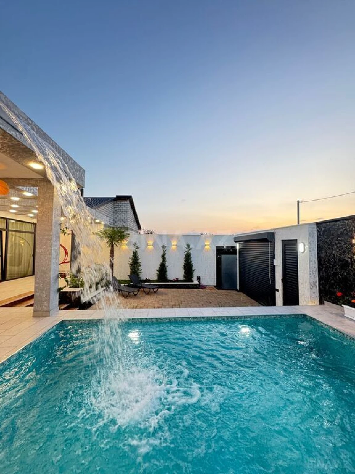 Satılır 4 otaqlı həyət evi 160 m²