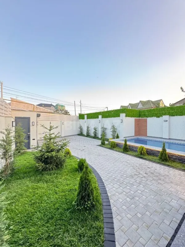 Satılır 4 otaqlı həyət evi 200 m²