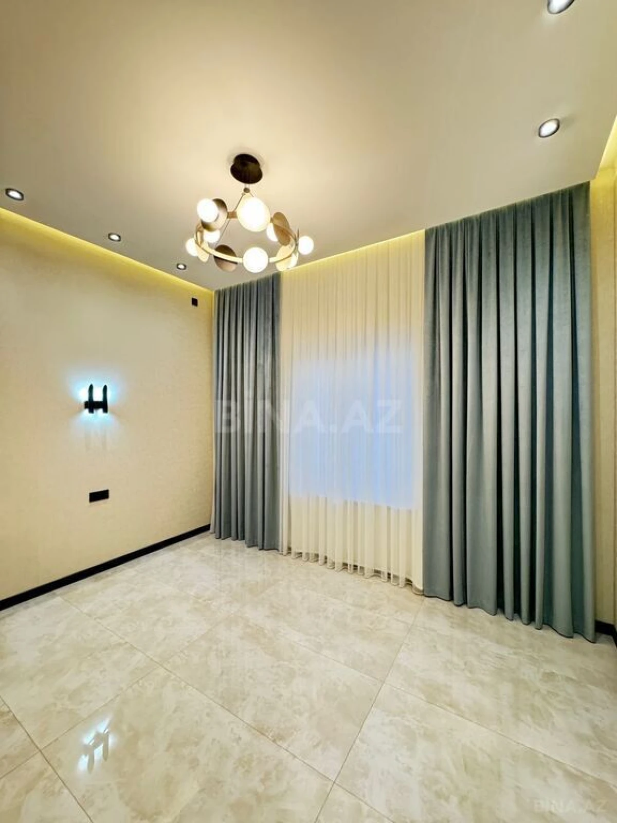 Satılır 4 otaqlı həyət evi 200 m²