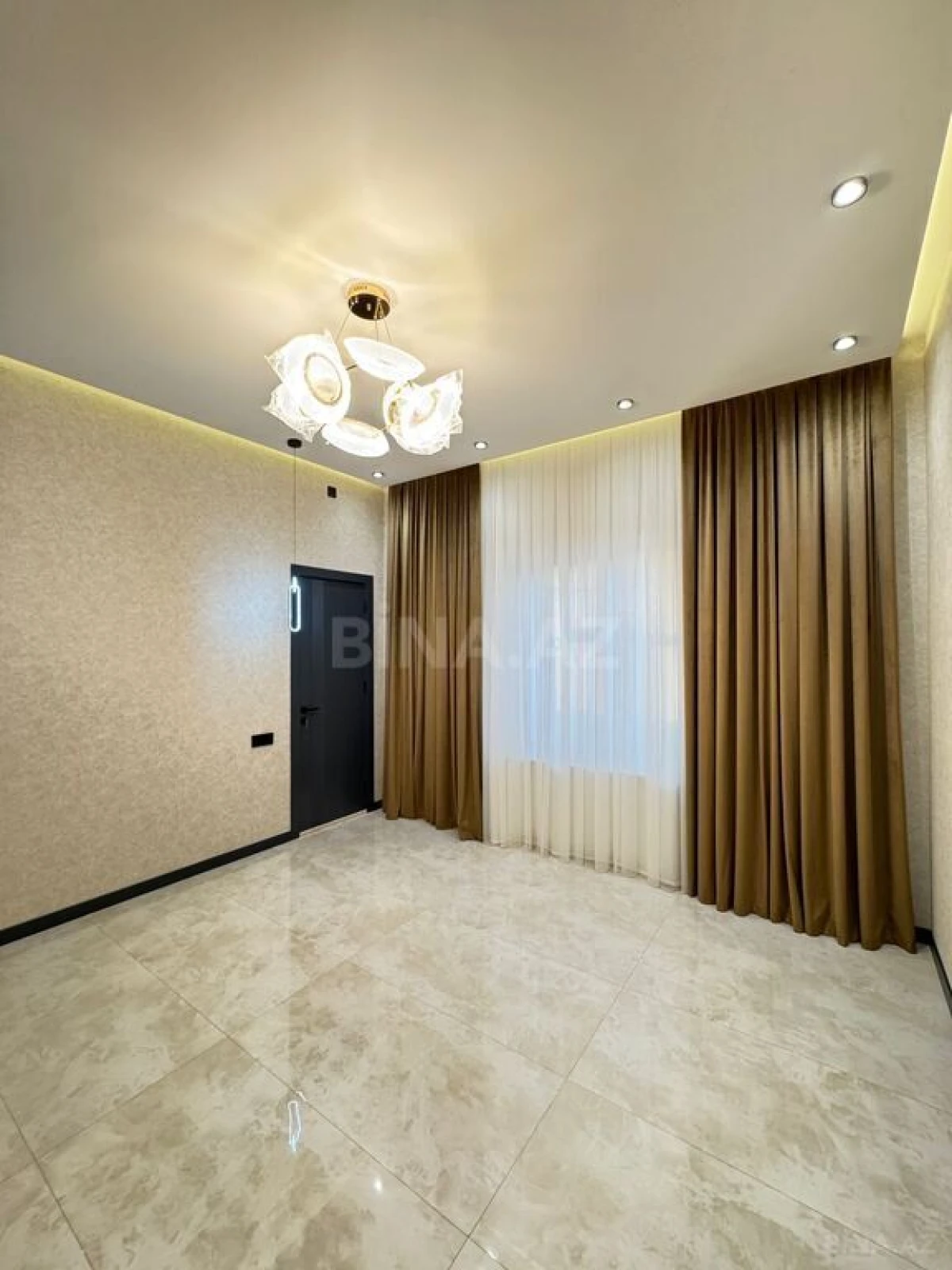 Satılır 4 otaqlı həyət evi 200 m²