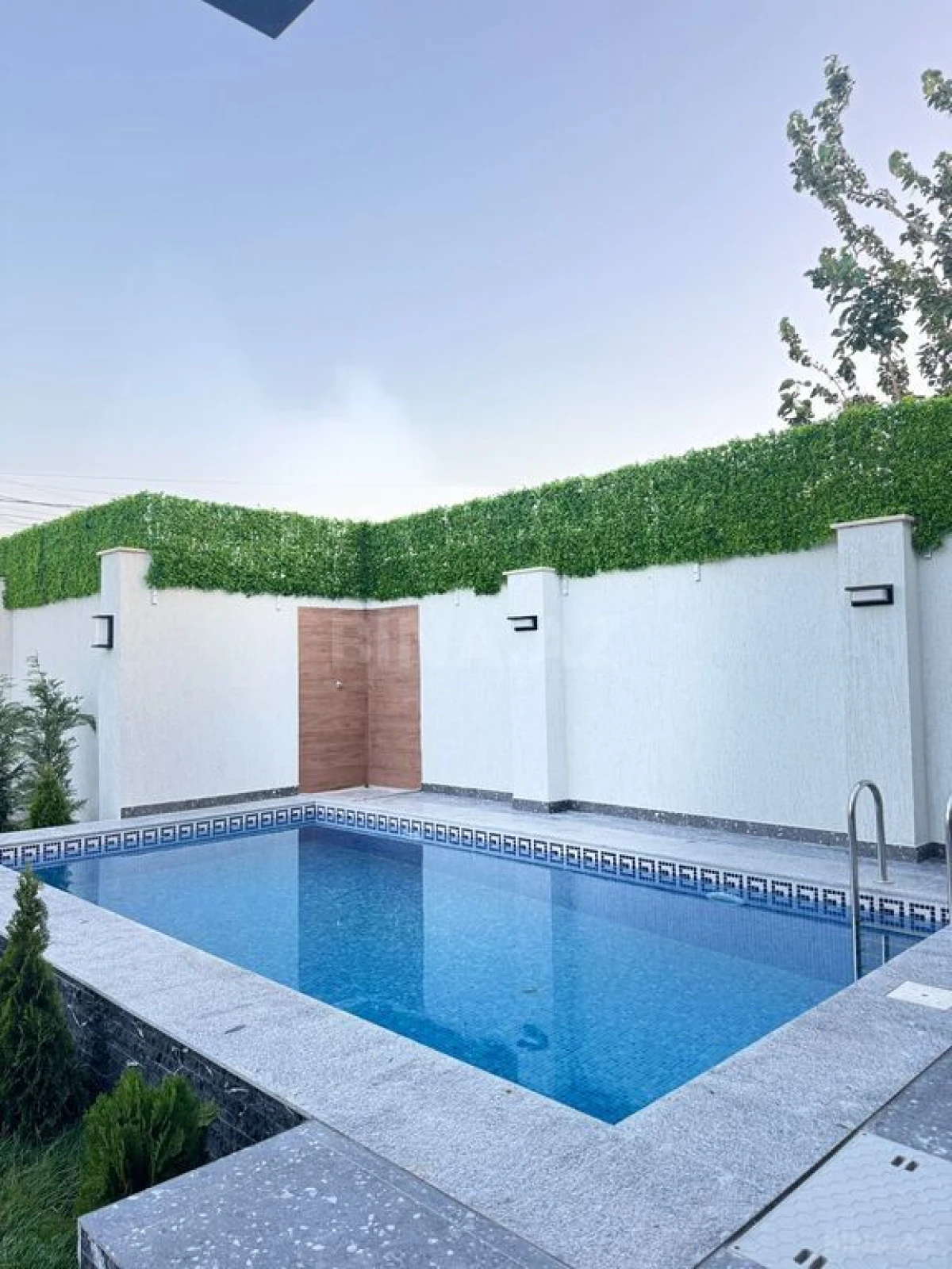 Satılır 4 otaqlı həyət evi 200 m²