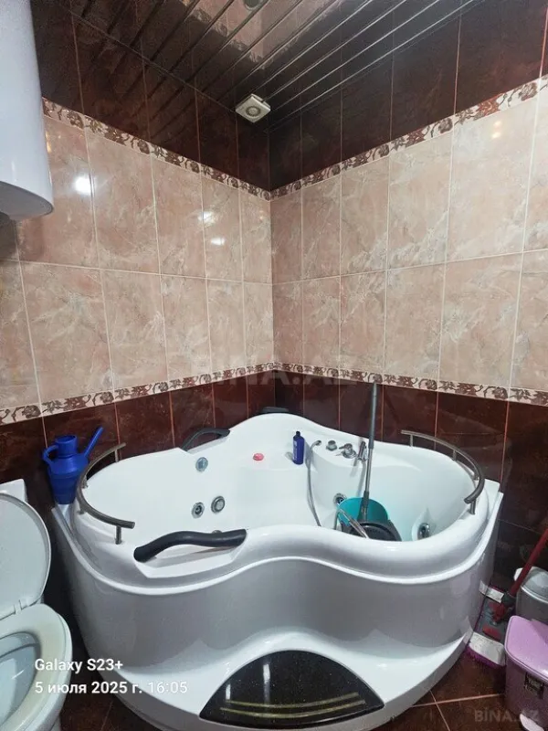 Satılır 4 otaqlı mənzil 180 m²