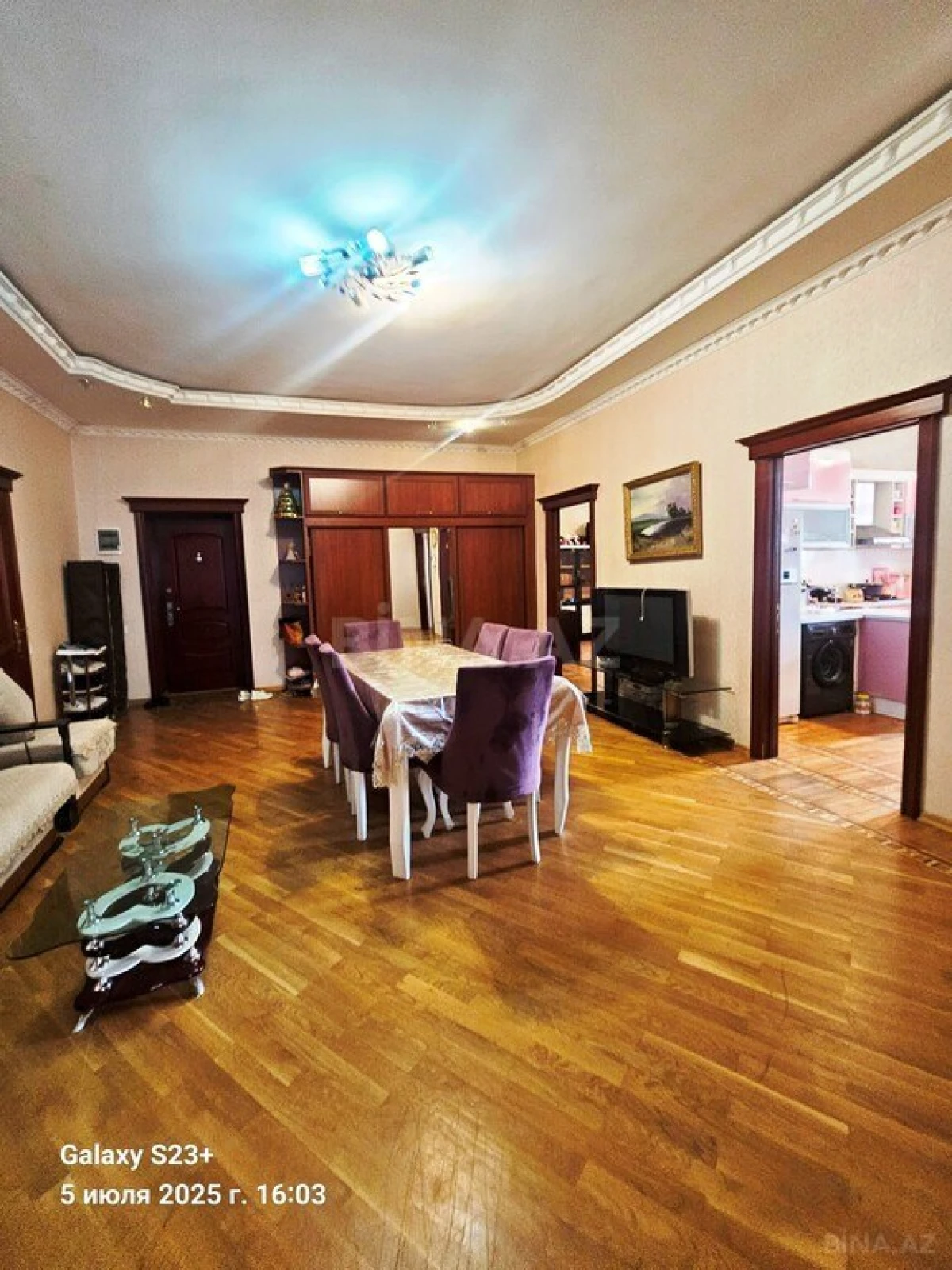 Satılır 4 otaqlı mənzil 180 m²