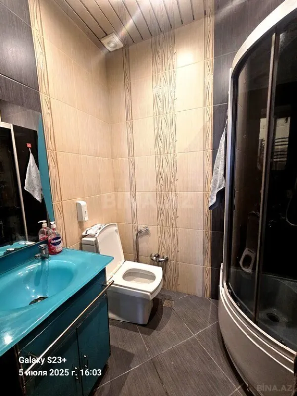 Satılır 4 otaqlı mənzil 180 m²