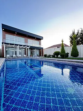 Satılır 5 otaqlı həyət evi 330 m²