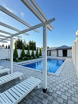 Satılır 5 otaqlı həyət evi 330 m²