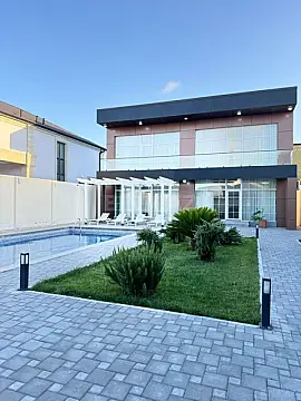 Satılır 5 otaqlı həyət evi 330 m²